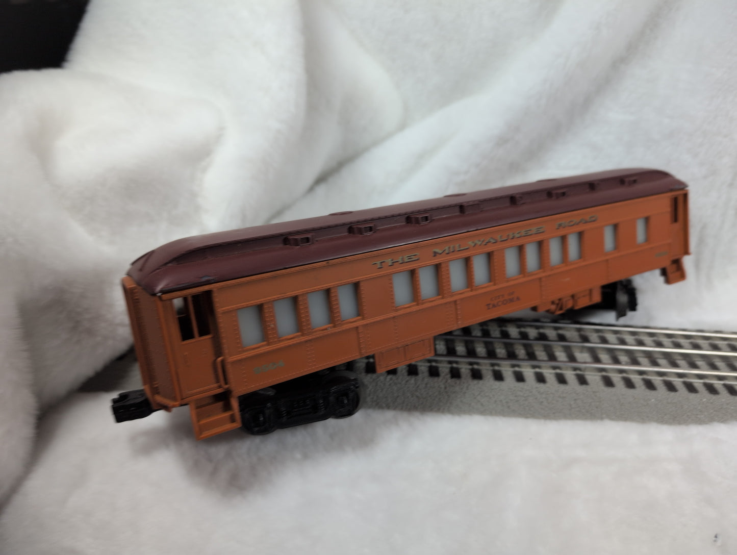 Lionel 6-9504 Milwaukee Road Passenger Car 