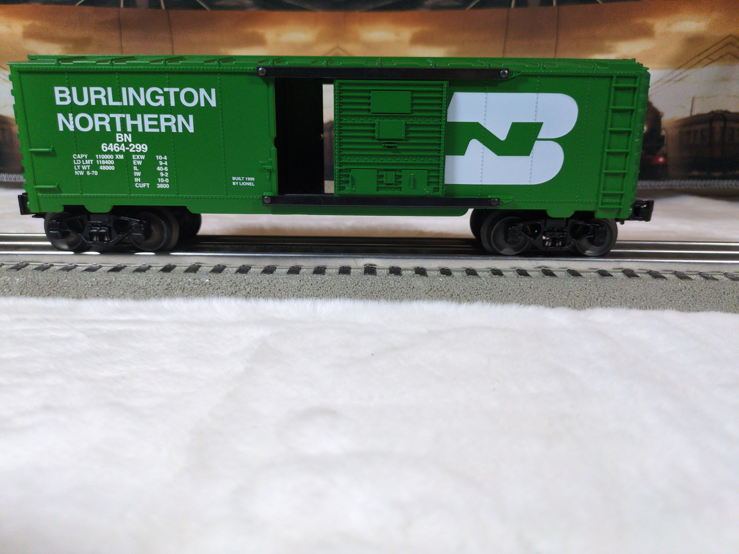 Lionel 6-29251 O Gauge Burlington Northern Boxcar #6464-299 NIB