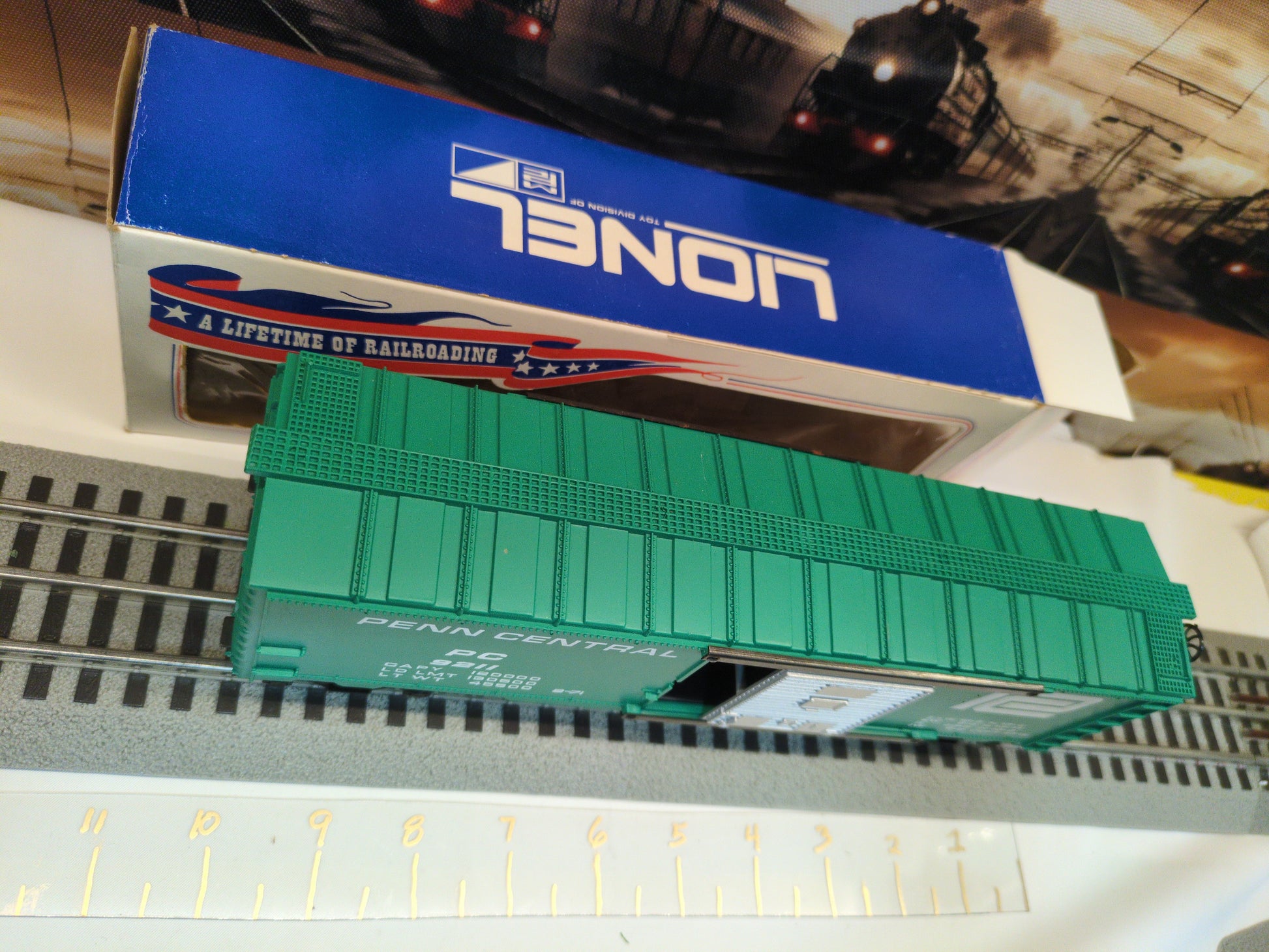 Lionel Penn Central Boxcar 6-9211