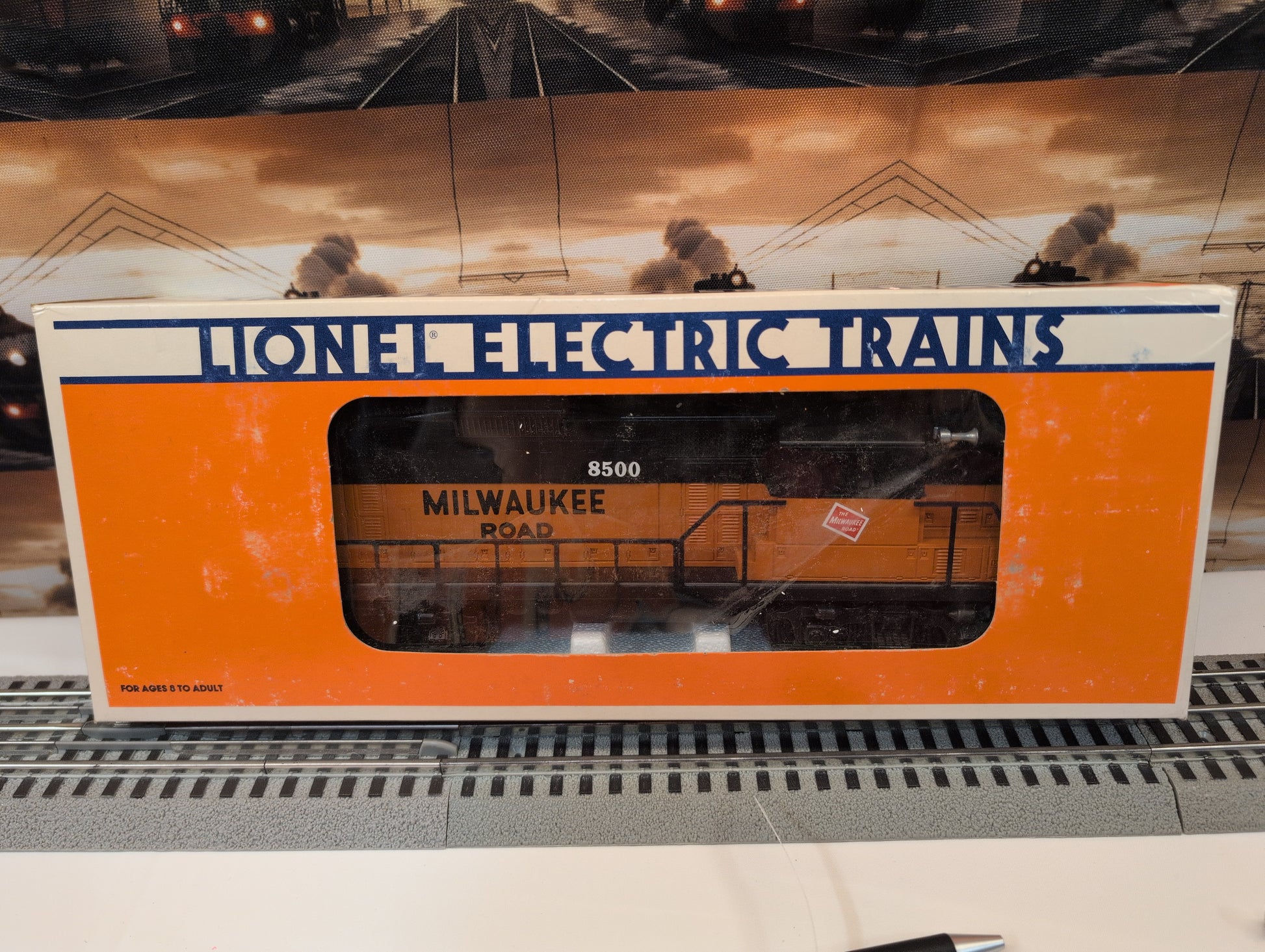 Lionel Milwaukee Road GP9 Diesel Locomotive 6-18500