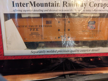 InterMountain Pacific Fruit Express Refrigerator Car 25302S