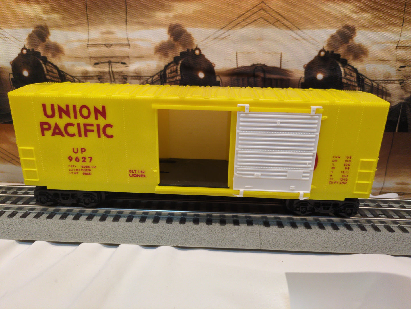 Lionel Union Pacific Hi-Cube Boxcar 6-9627