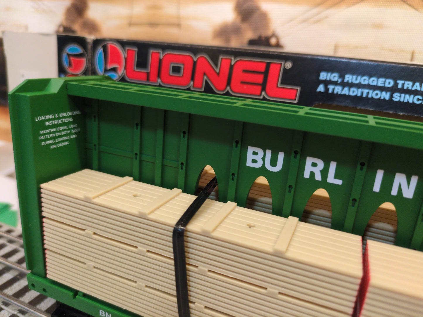 Lionel Burlington I-Beam Flatcar with Wood Load 6-16371