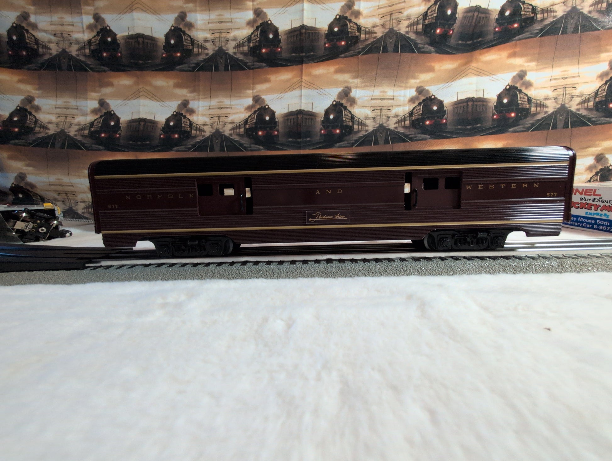 Lionel Norfolk & Western Passenger Car 6-9562