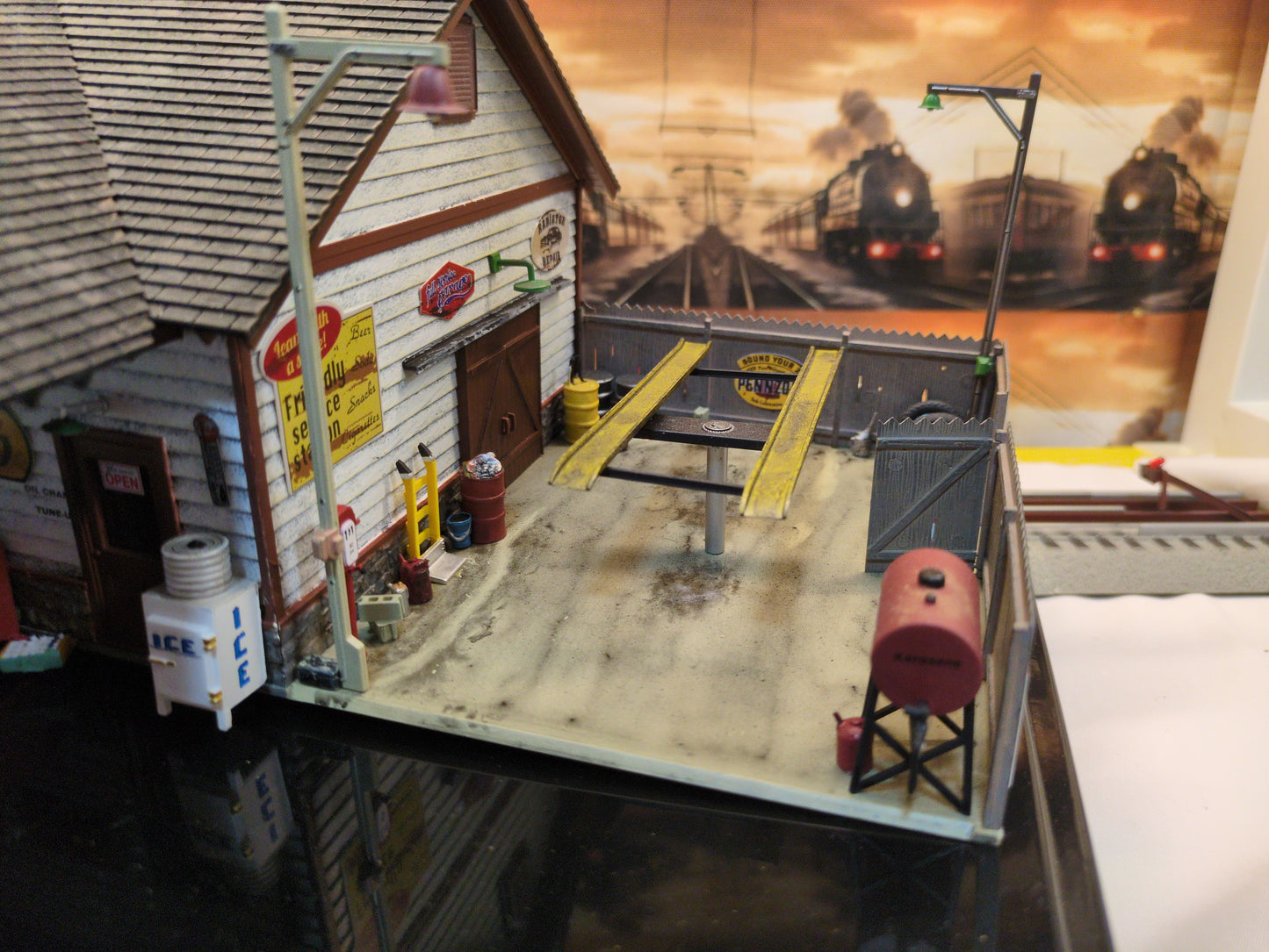 Woodland Scenics Ethyl’s Gas & Service BR5849