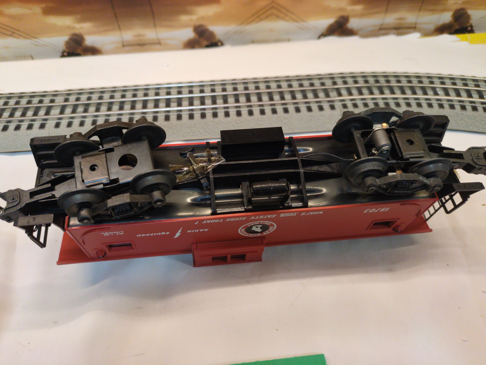 Lionel Great Northern Extended Vision Caboose 6-19703