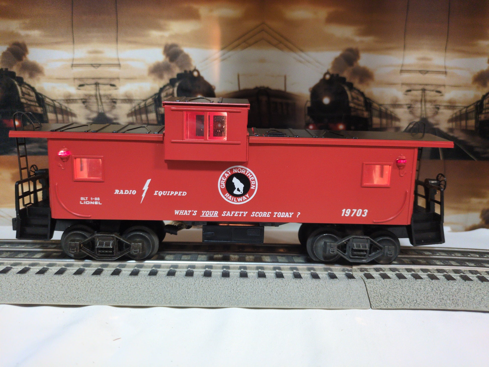 Lionel Great Northern Extended Vision Caboose 6-19703