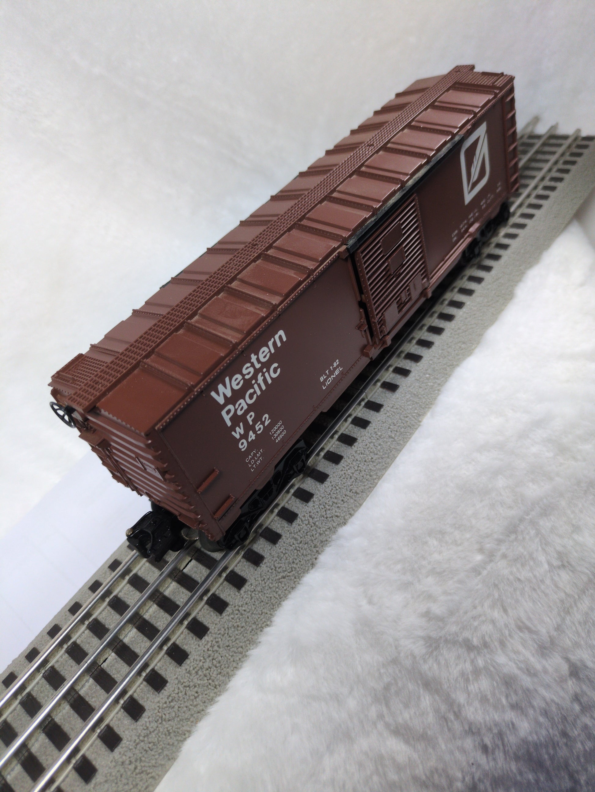 Lionel 6-9452 Western Pacific Box Car 