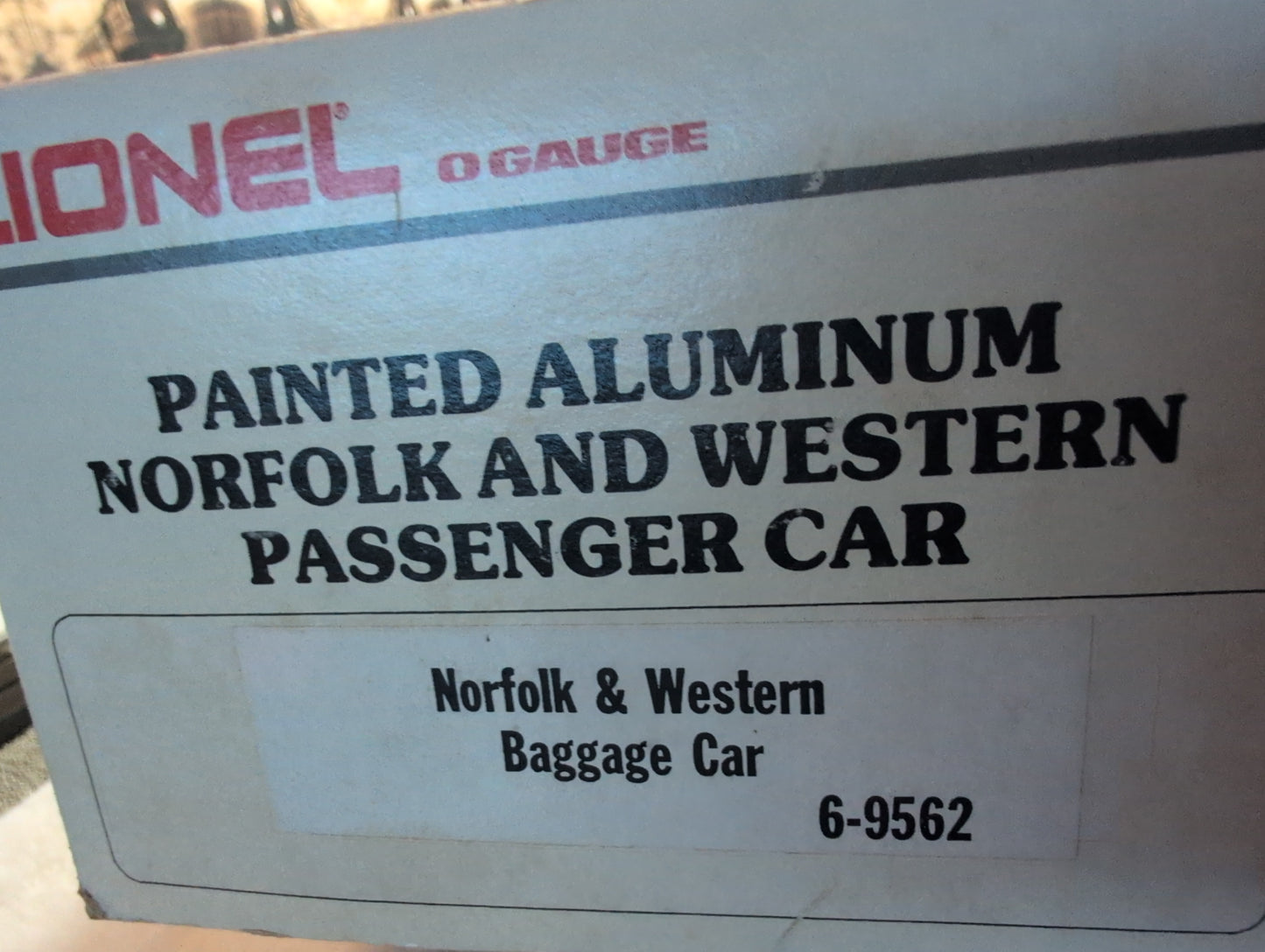 Lionel Norfolk & Western Passenger Car 6-9562
