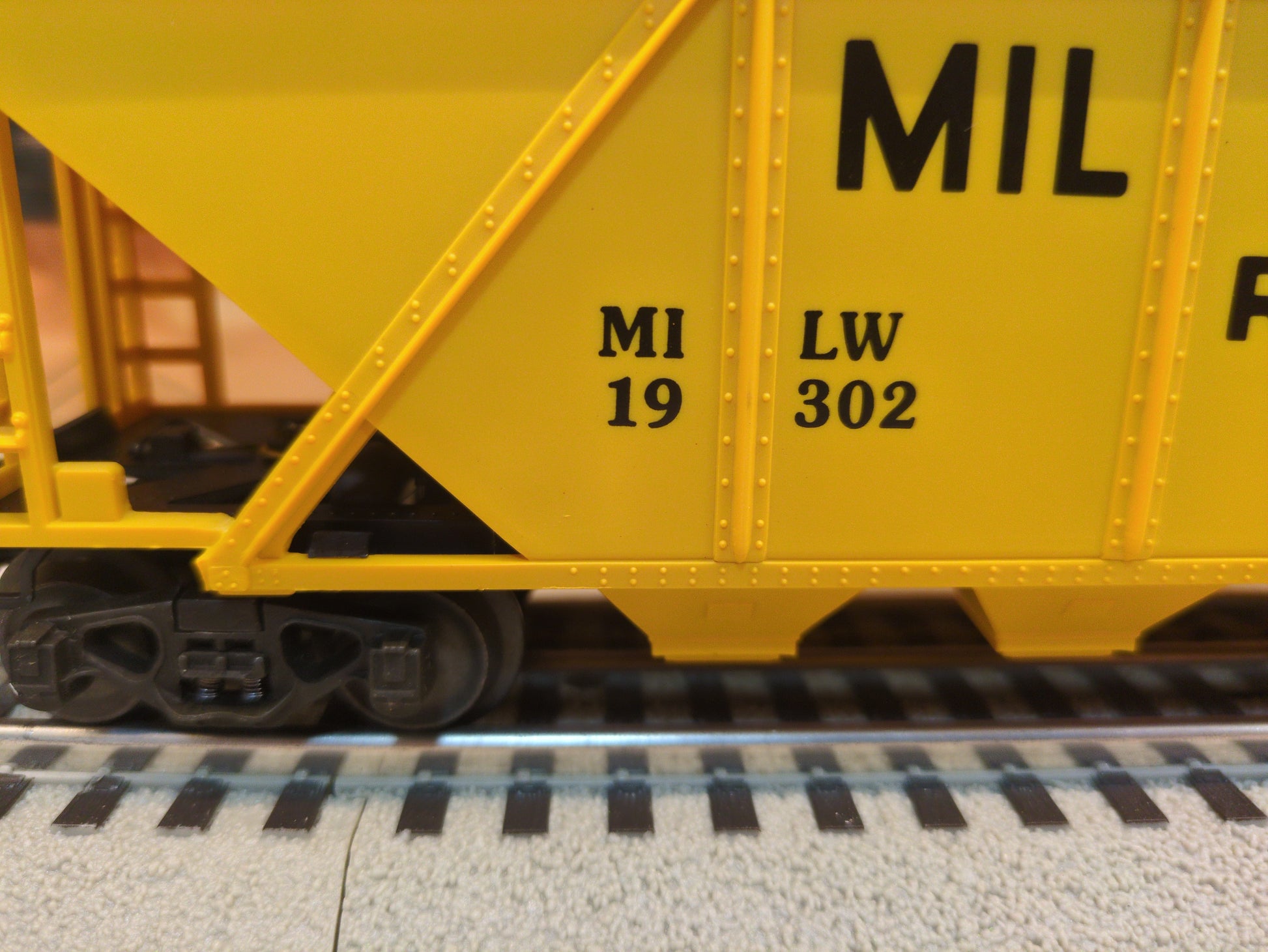 Lionel Milwaukee Road Hopper Car 6-19302