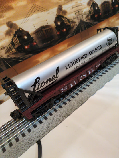Lionel Lines Flatcar with LP Tank 6-16348