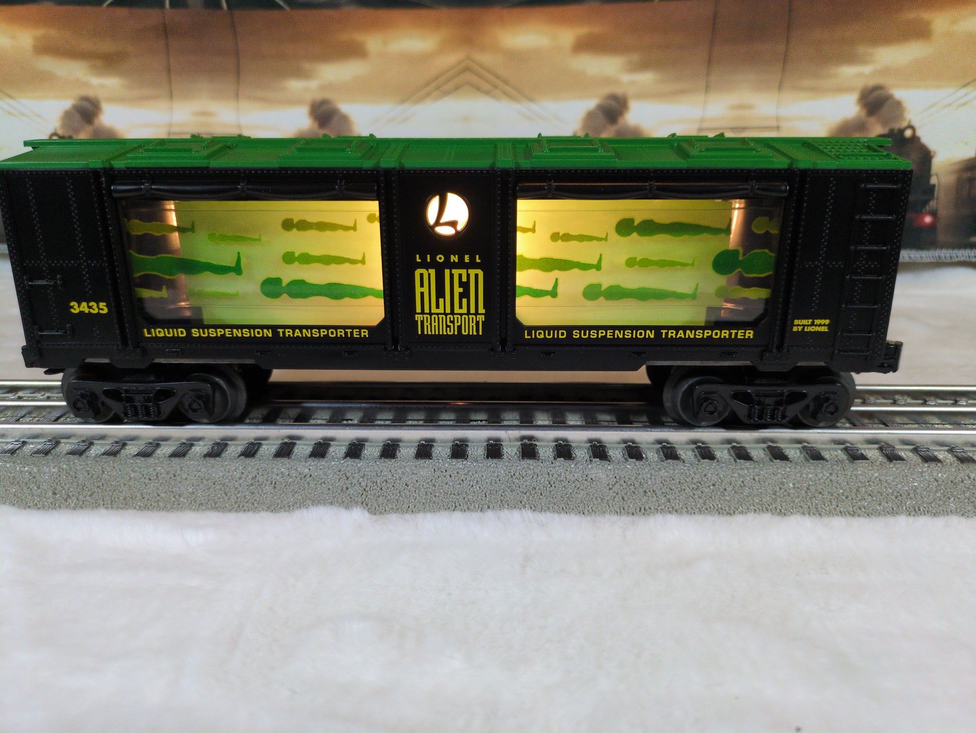 LIONEL ALIEN TRANSPORT LIGHTED AQUARIUM TRAIN CAR 6-19869 O GAUGE 1999