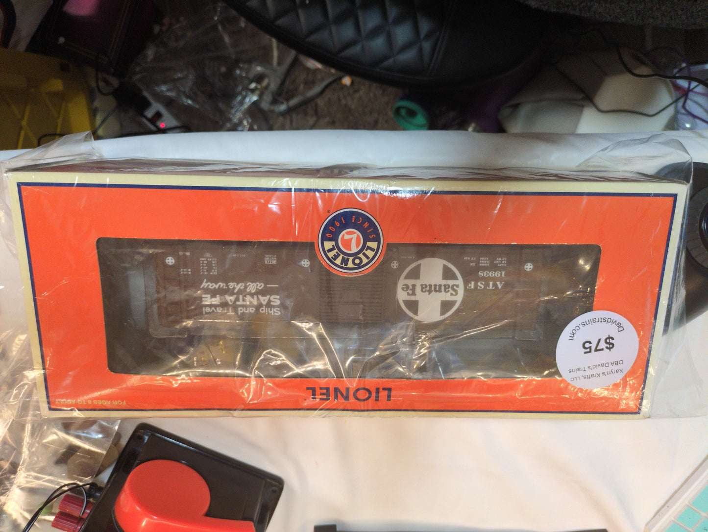 Lionel Santa Fe Walking Brakeman Boxcar 6-36776