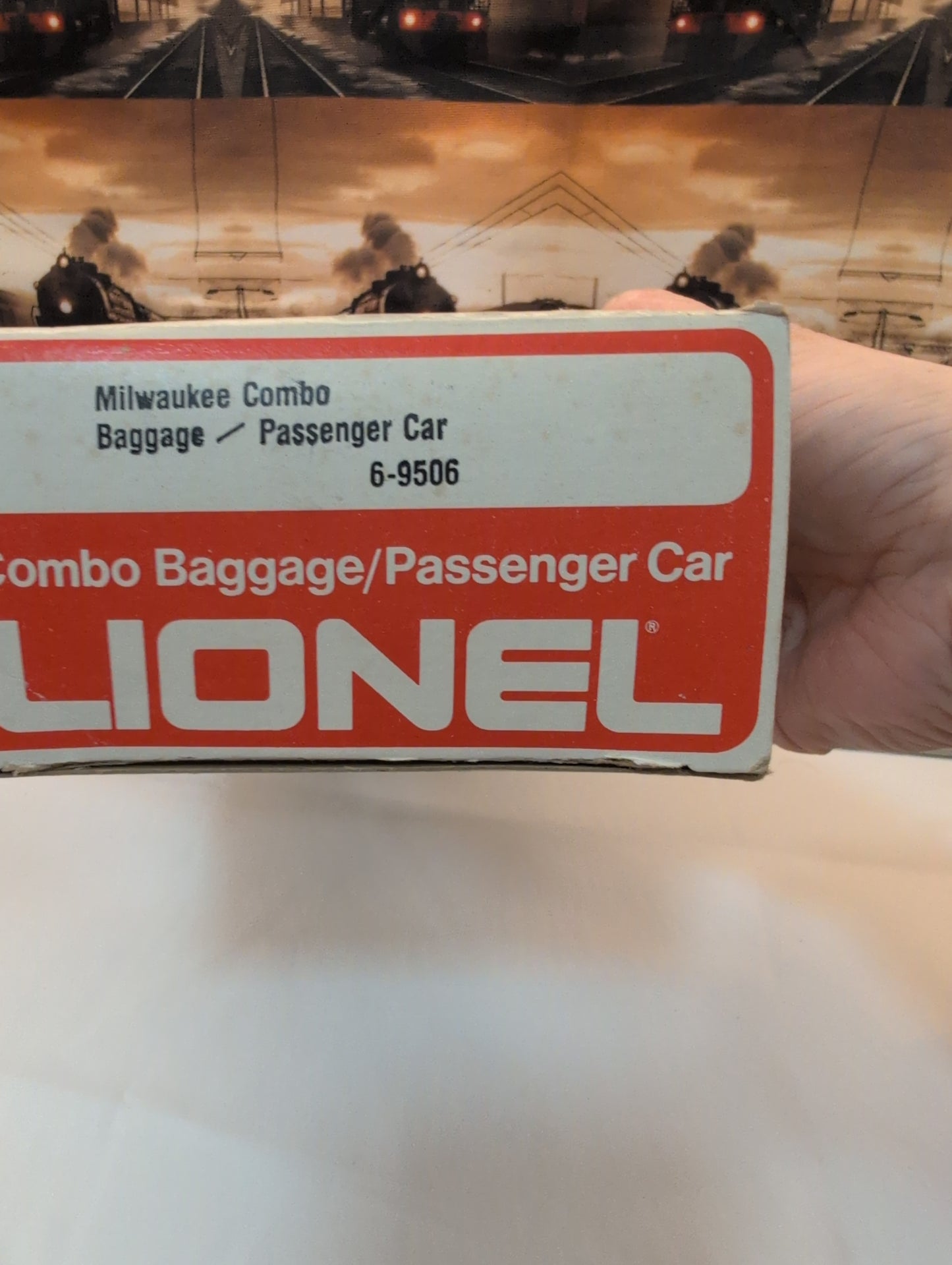 Lionel Milwaukee Road Baggage Car 6-9506