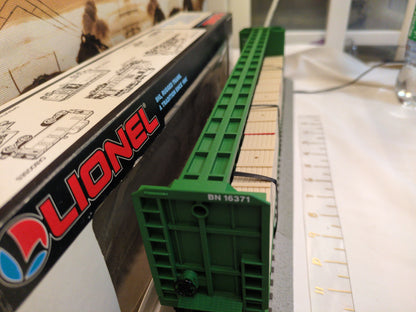 Lionel Burlington I-Beam Flatcar with Wood Load 6-16371