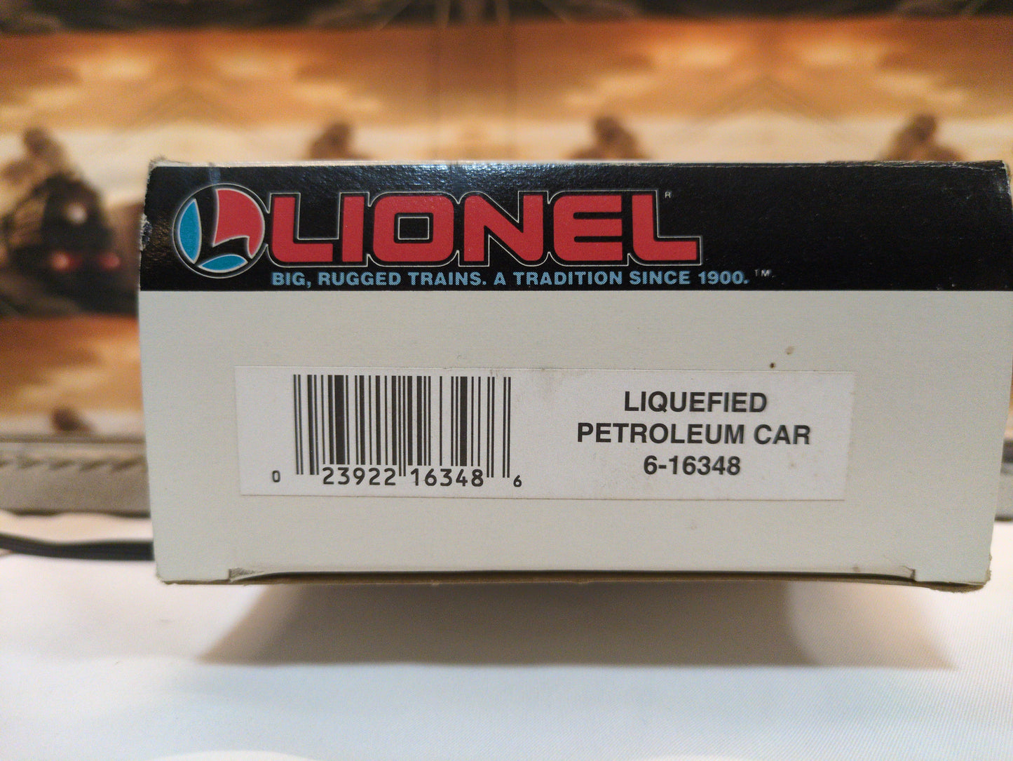 Lionel Lines Flatcar with LP Tank 6-16348