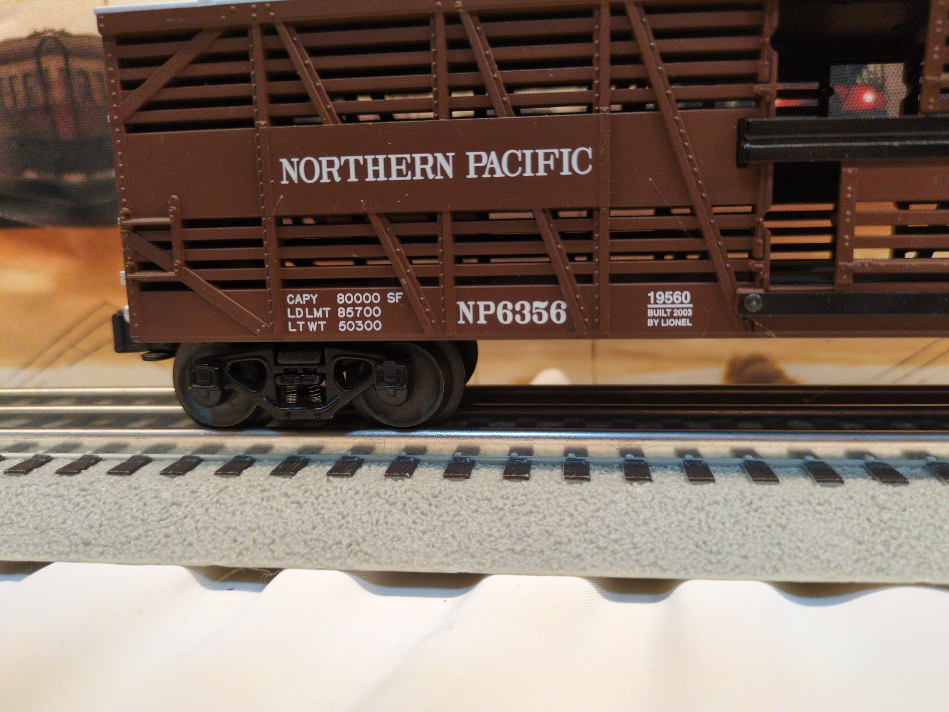 Lionel 6-19560 Northern Pacific Stock Car 