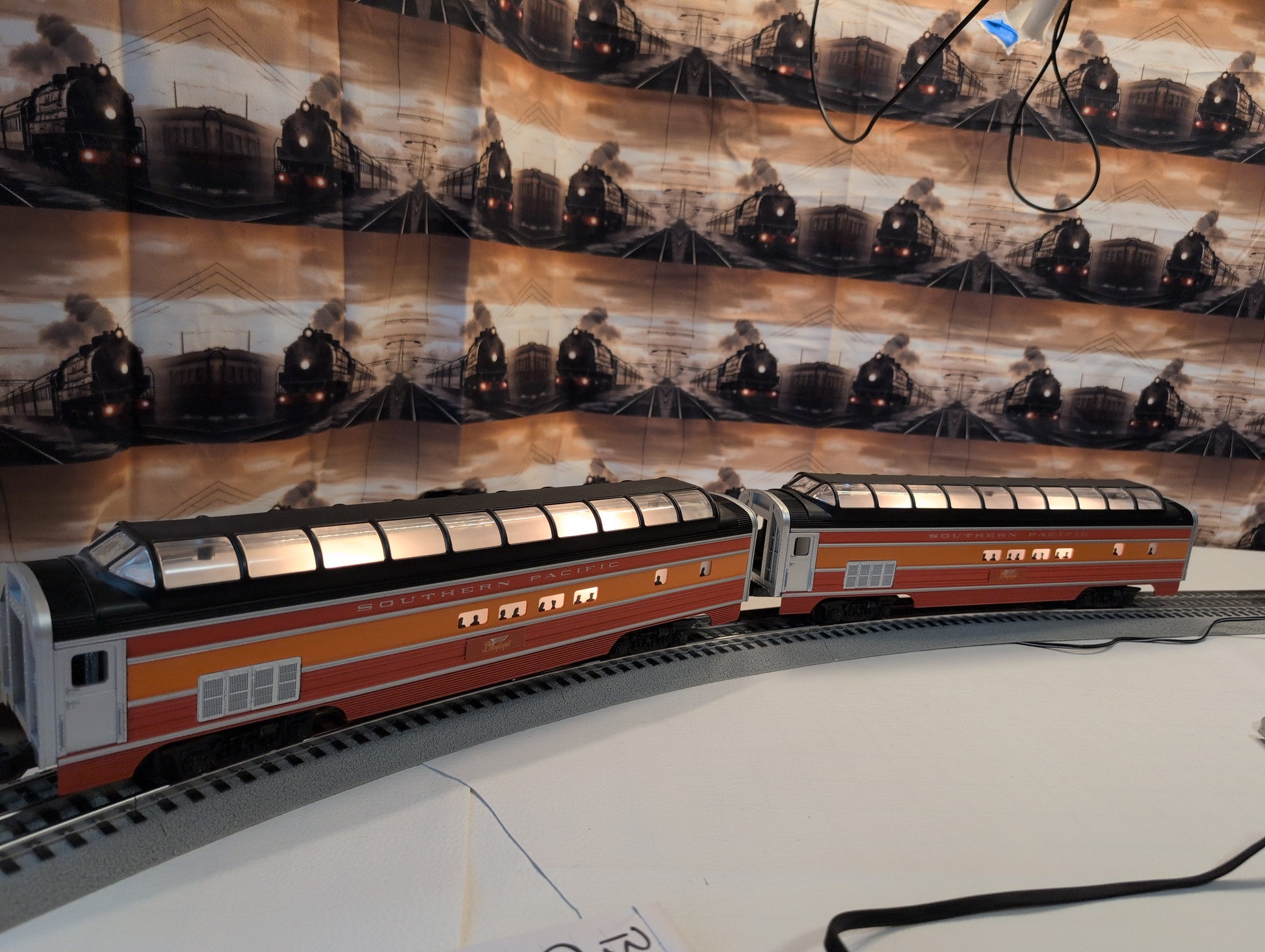 Lionel Southern Pacific Daylight Vista Dome Car 6-19107