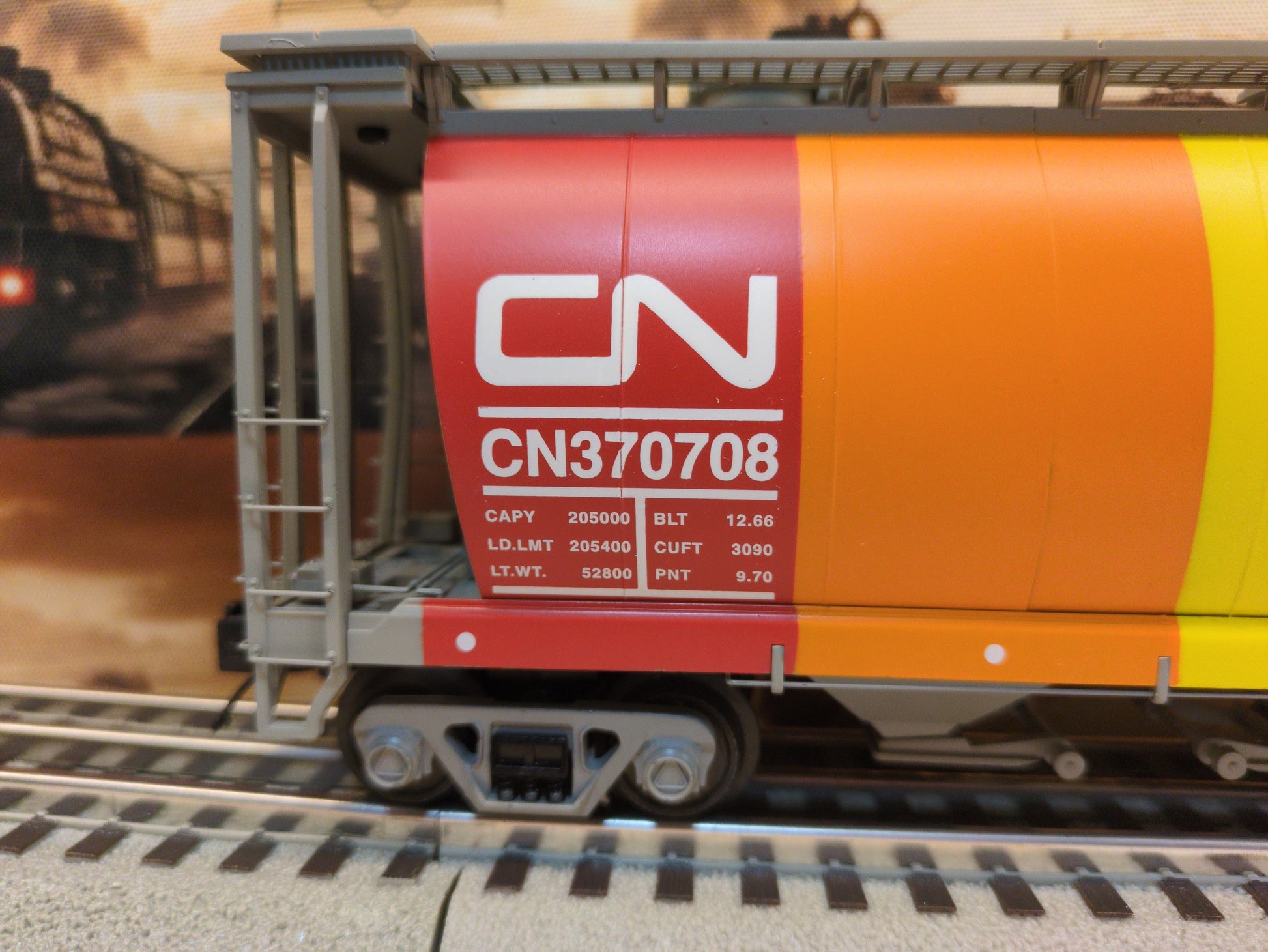 MTH 20-97687 Canadian National Hopper end view