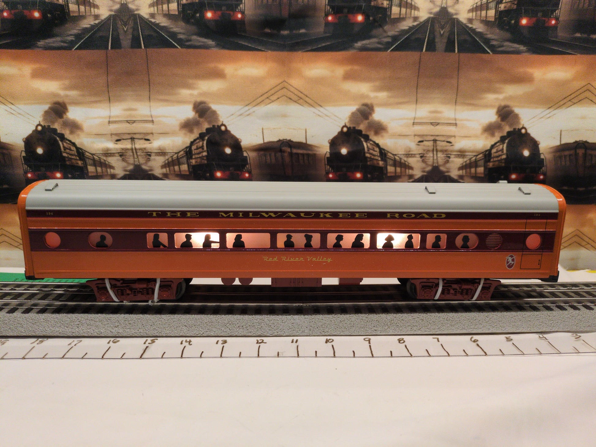 Lionel Milwaukee Road Hiawatha Skytop 15" Aluminum Passenger Car Set 6-19184 FREE SHIPPING!