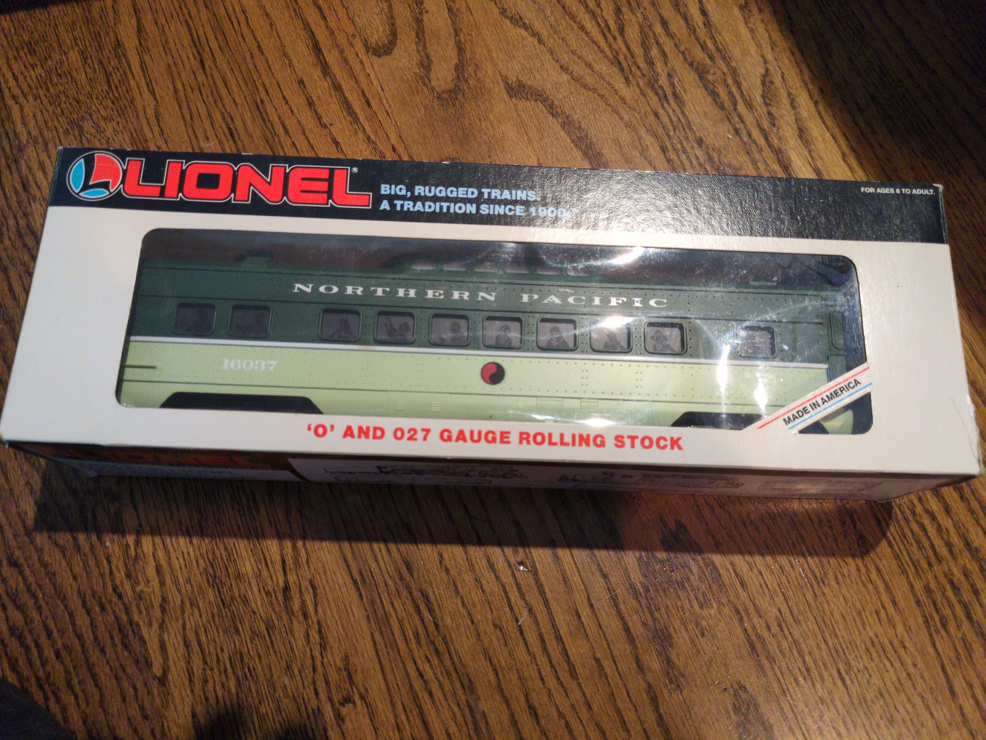 Lionel Northern Pacific Vista Dome Car 6-16037-02