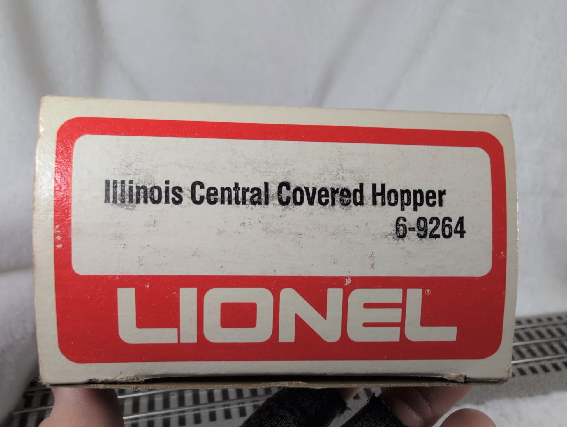 Lionel Illinois Central Covered Hopper 6-9264