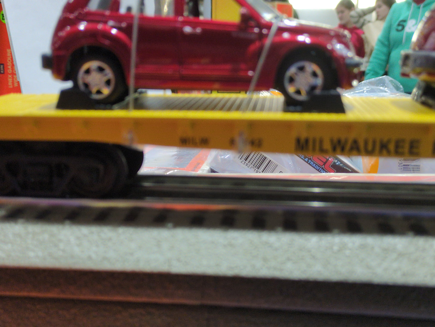 MTH RailKing Milwaukee Road Flatcar with PT Cruisers 30-76351