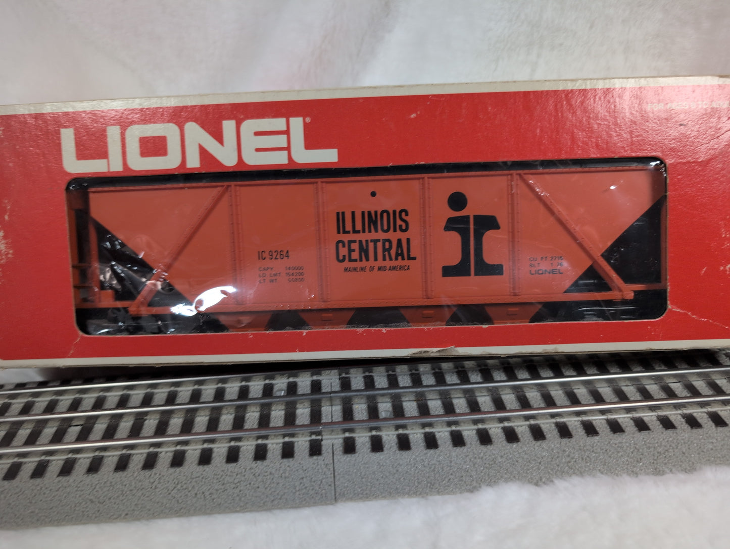 Lionel Illinois Central Covered Hopper 6-9264