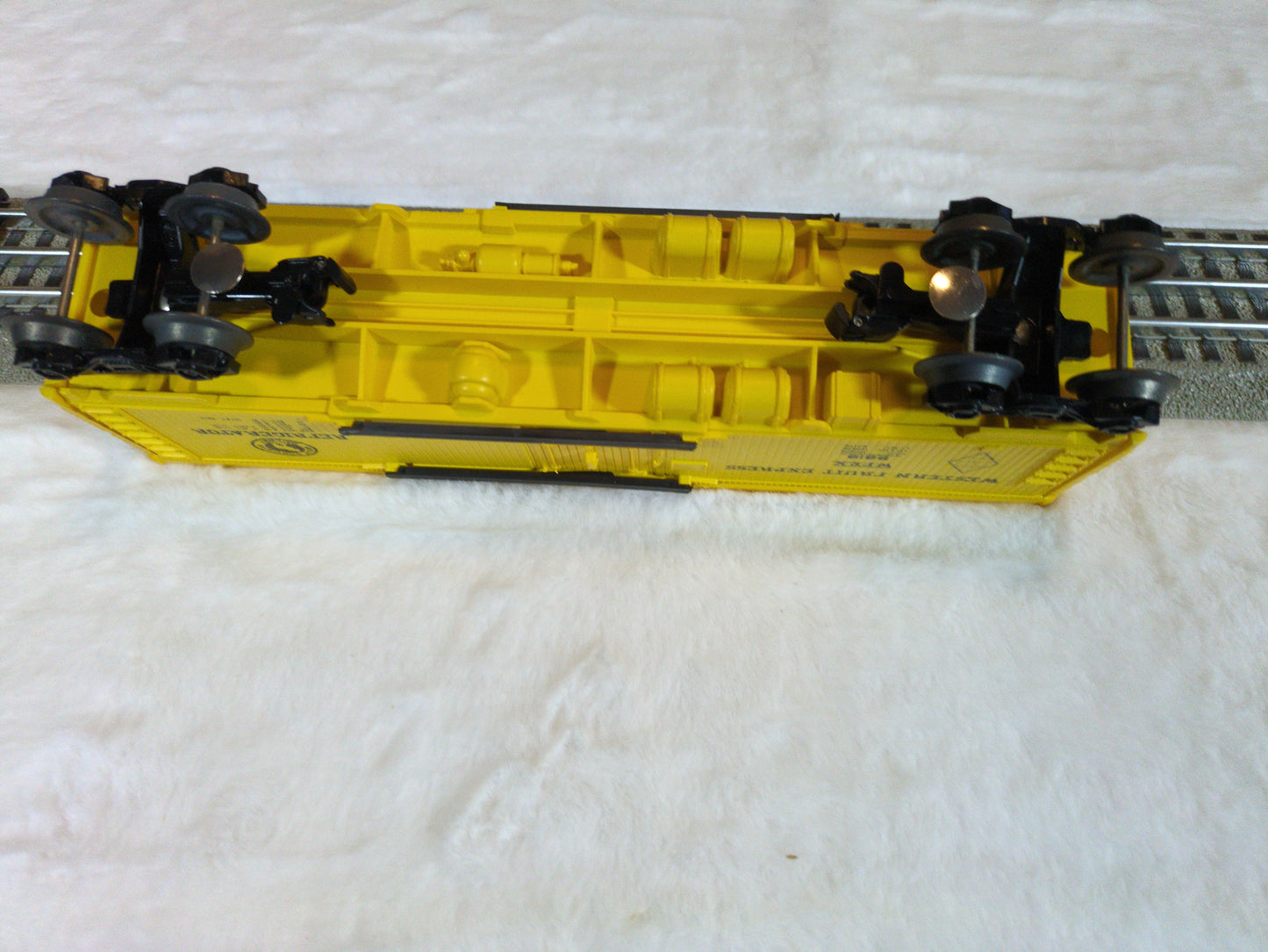 Lionel Great Northern Refrigerator Car 6-9819