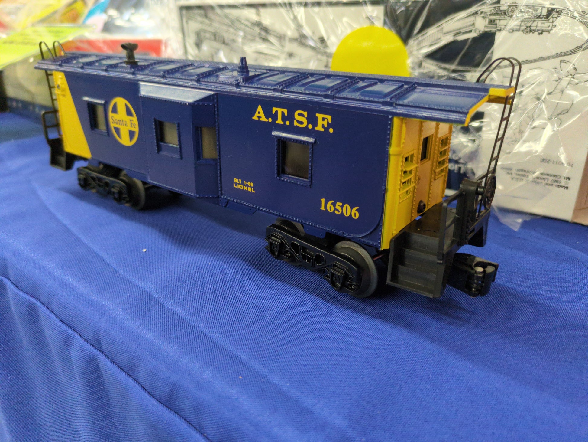 Lionel Santa Fe Bay Window Caboose 6-16506