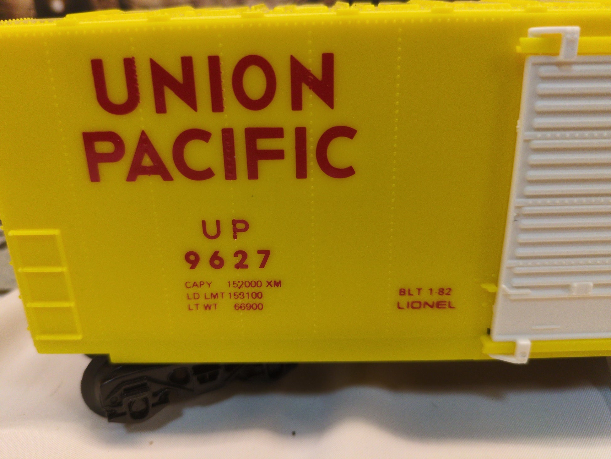 Lionel Union Pacific Hi-Cube Boxcar 6-9627