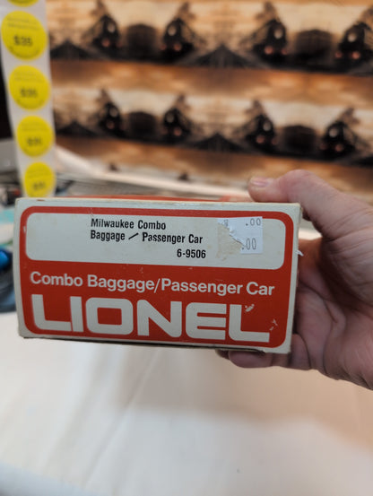 Lionel Milwaukee Road Baggage Car 6-9506