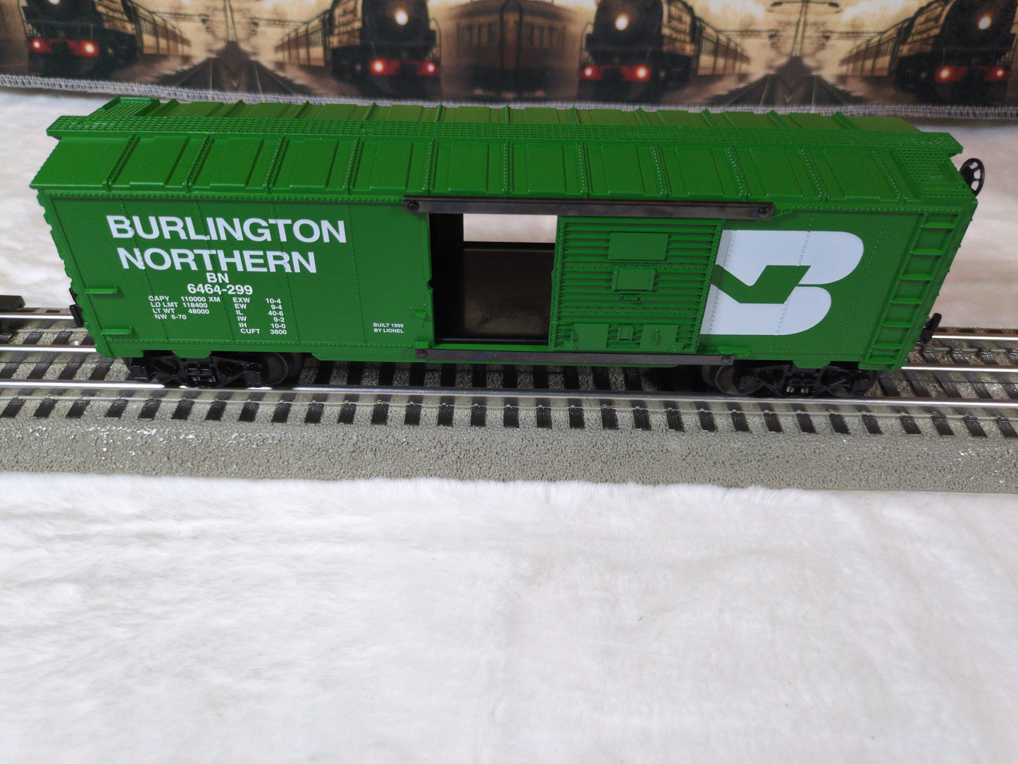 Lionel 6-29251 O Gauge Burlington Northern Boxcar #6464-299 NIB
