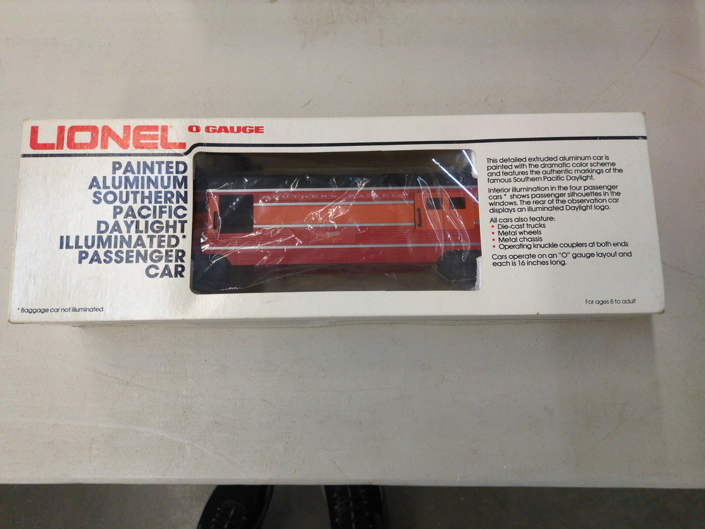 Lionel Southern Pacific Daylight Baggage Car 6-9589