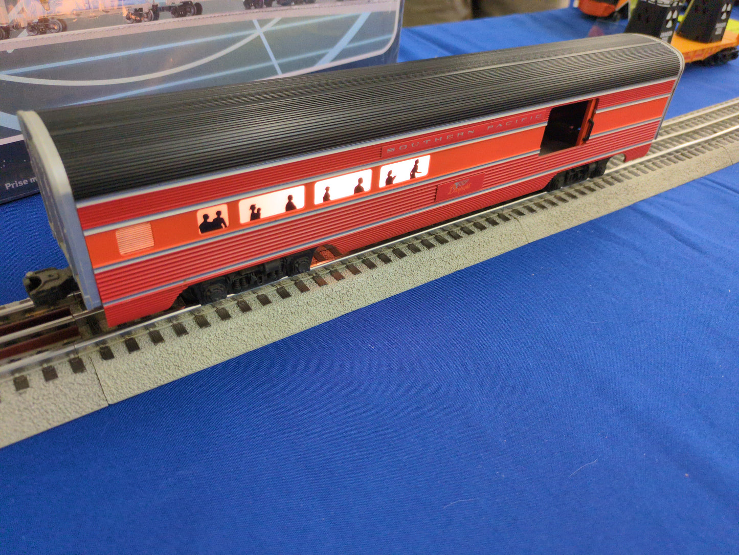 Lionel Southern Pacific Daylight Passenger Set FREE SHIPPING!