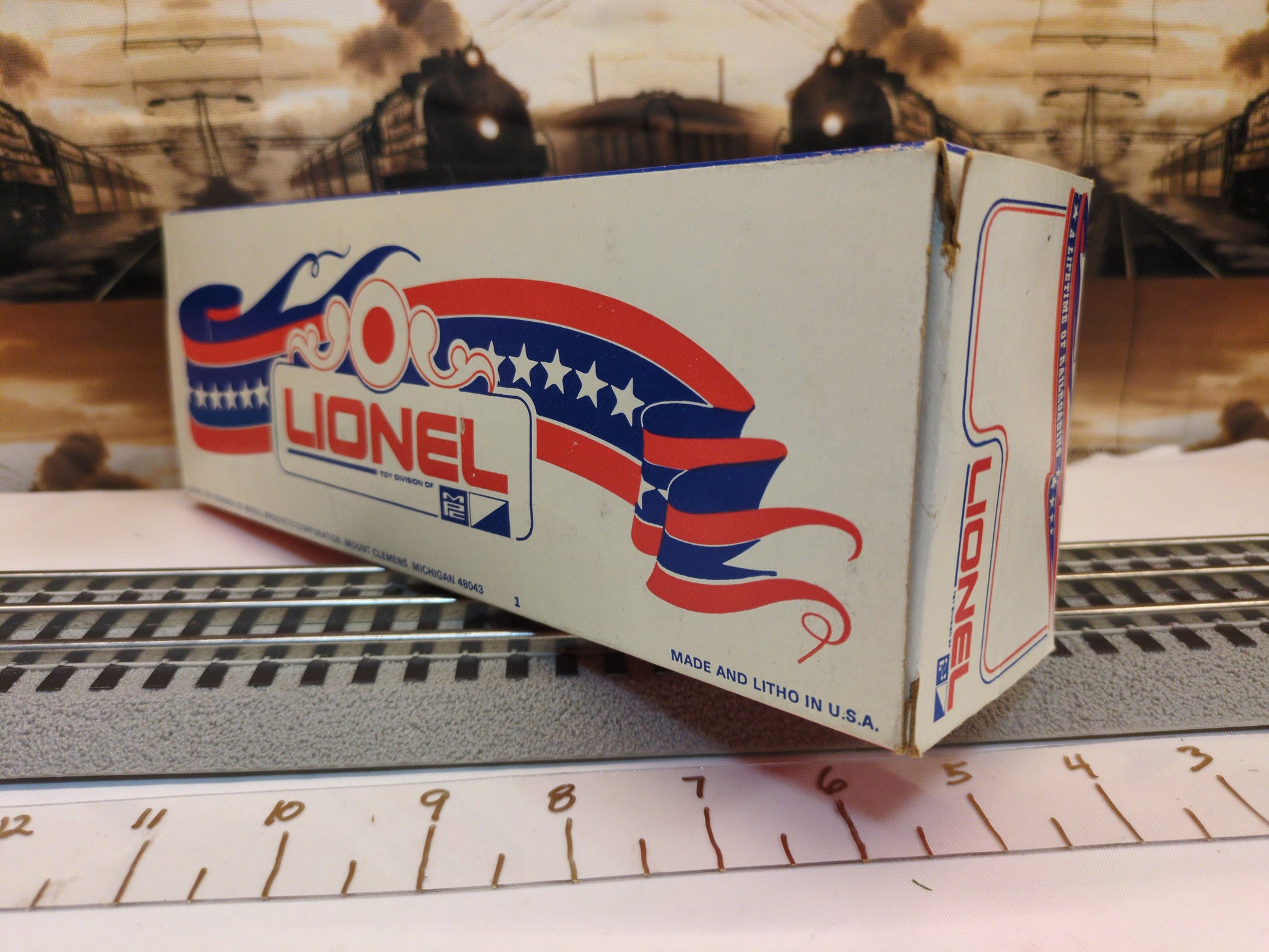 Lionel Penn Central Boxcar 6-9211
