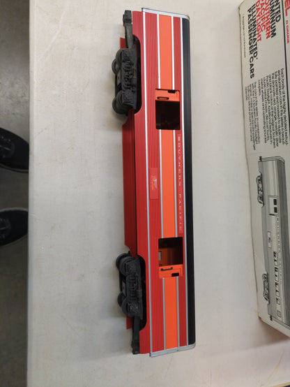 Lionel Southern Pacific Daylight Baggage Car 6-9589