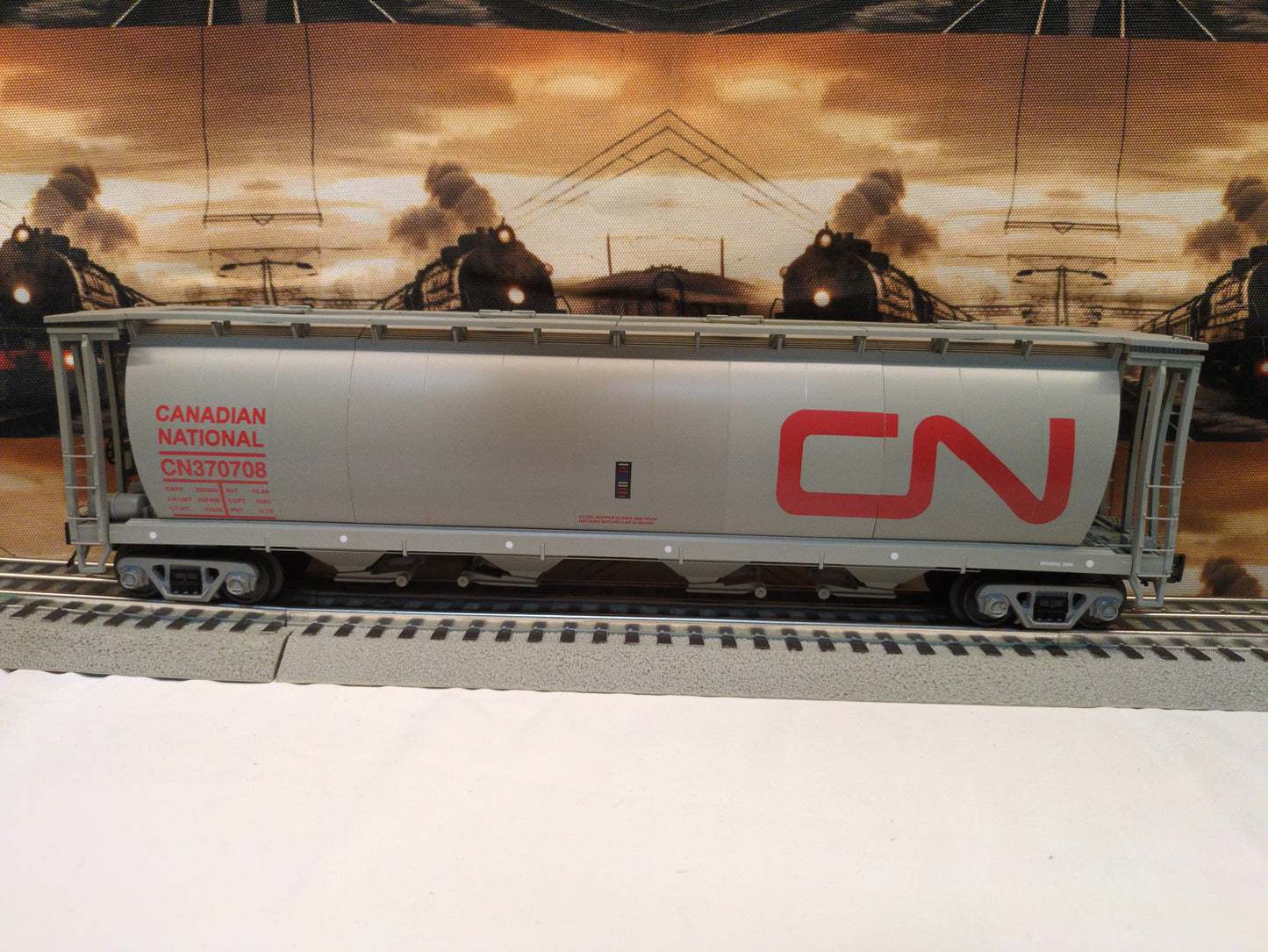 MTH 20-97687 Canadian National Hopper side view