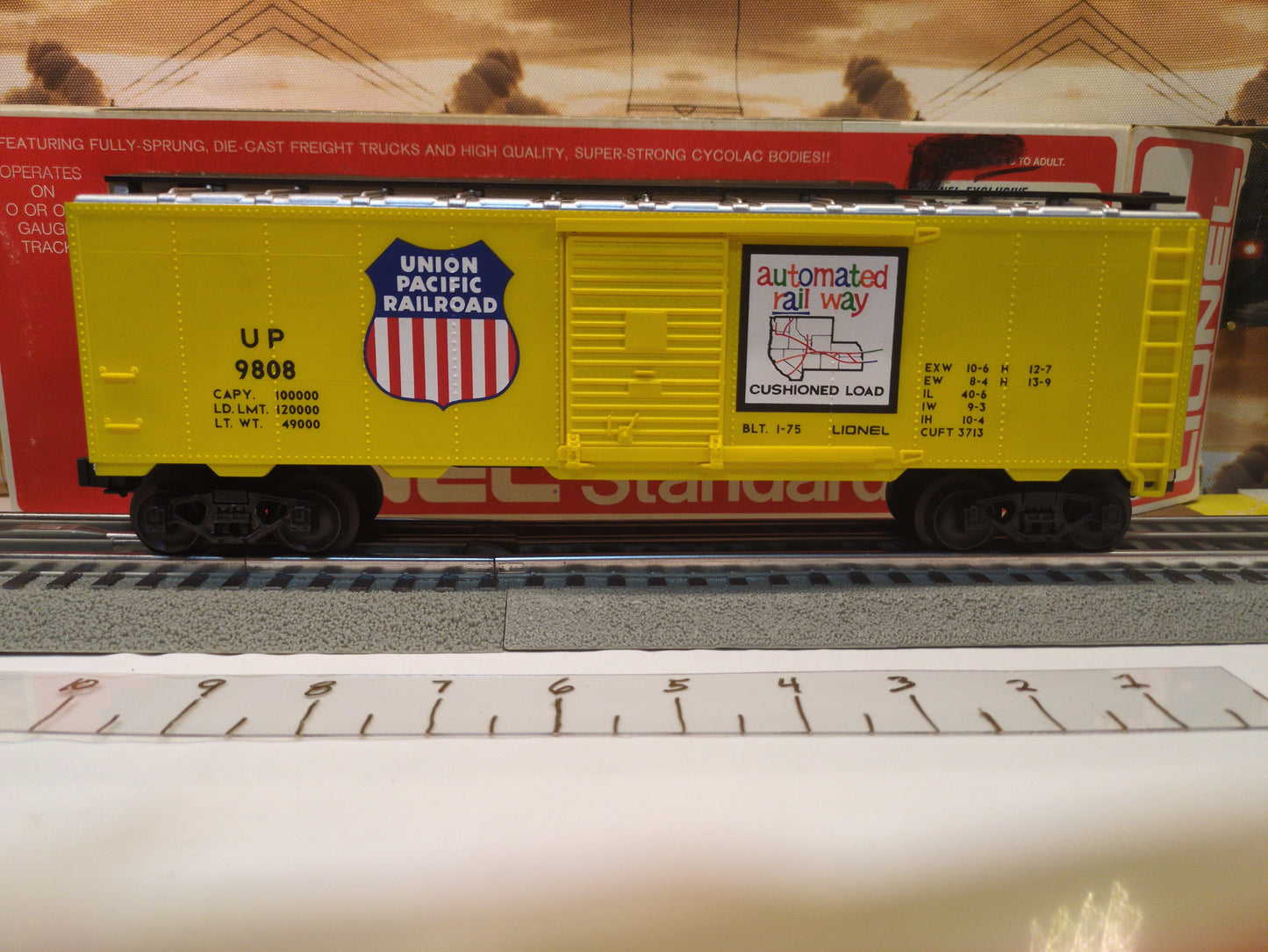Lionel Union Pacific Box Car 6-9808 — second unit