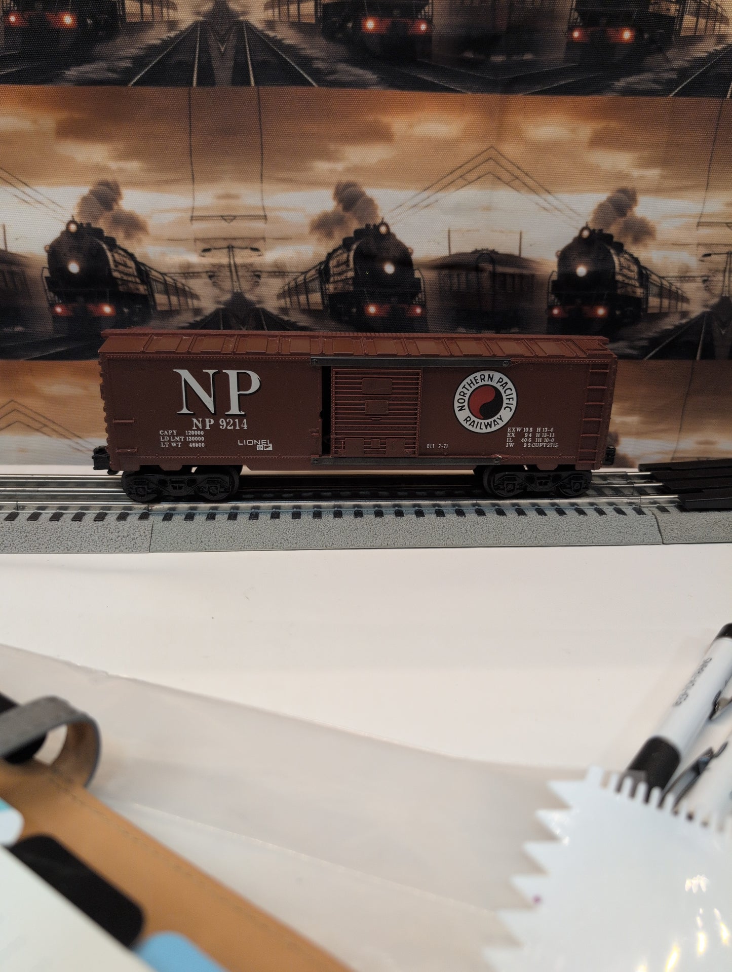 Lionel Box Car Northern Pacific 6-9214