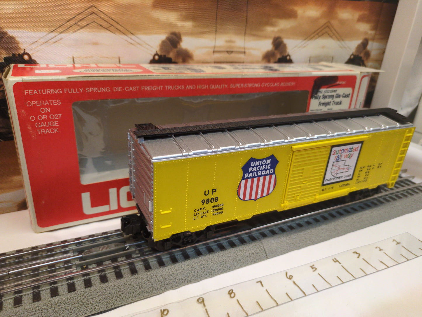 Lionel Union Pacific Box Car 6-9808 — second unit