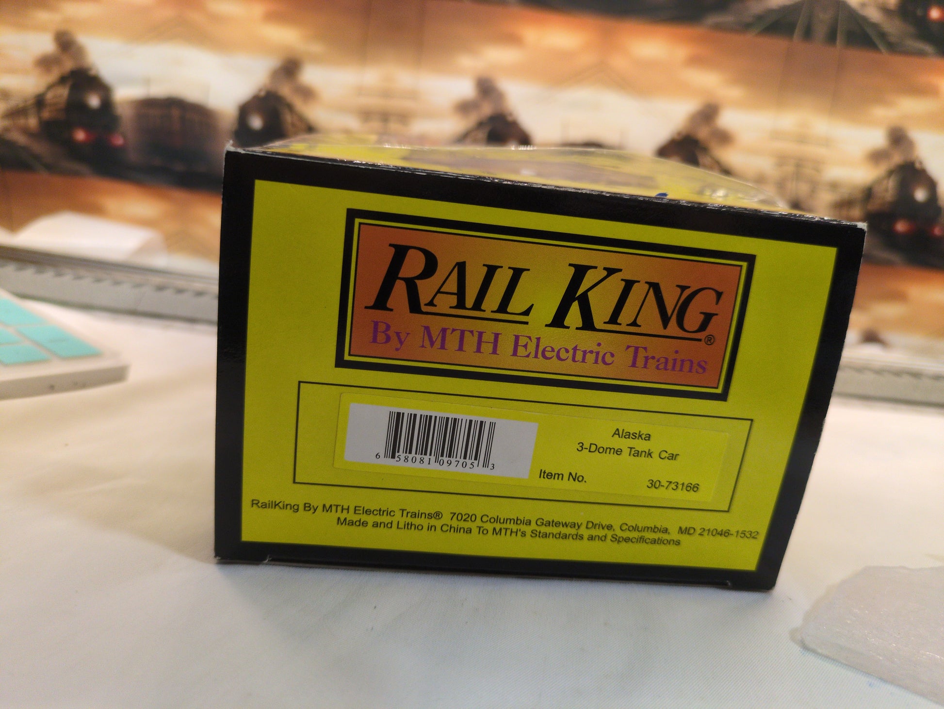 MTH RailKing Alaska 3-Dome Tank Car 30-73166