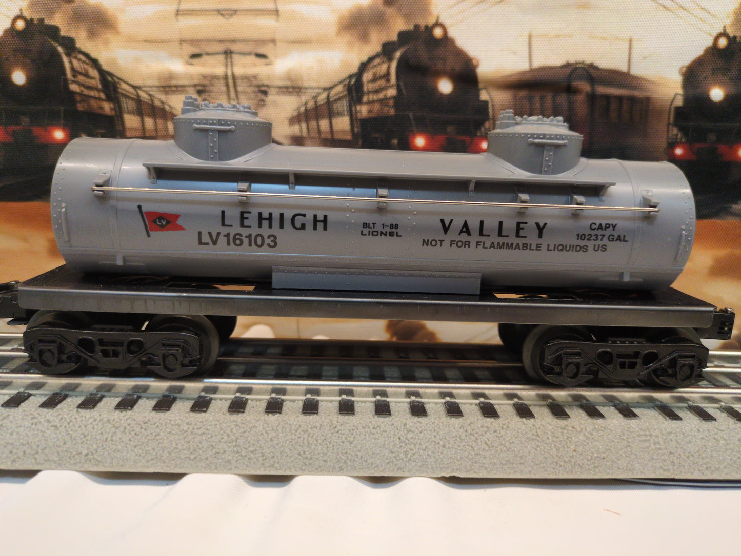 Lionel Lehigh Valley Tank Car 6-16103
