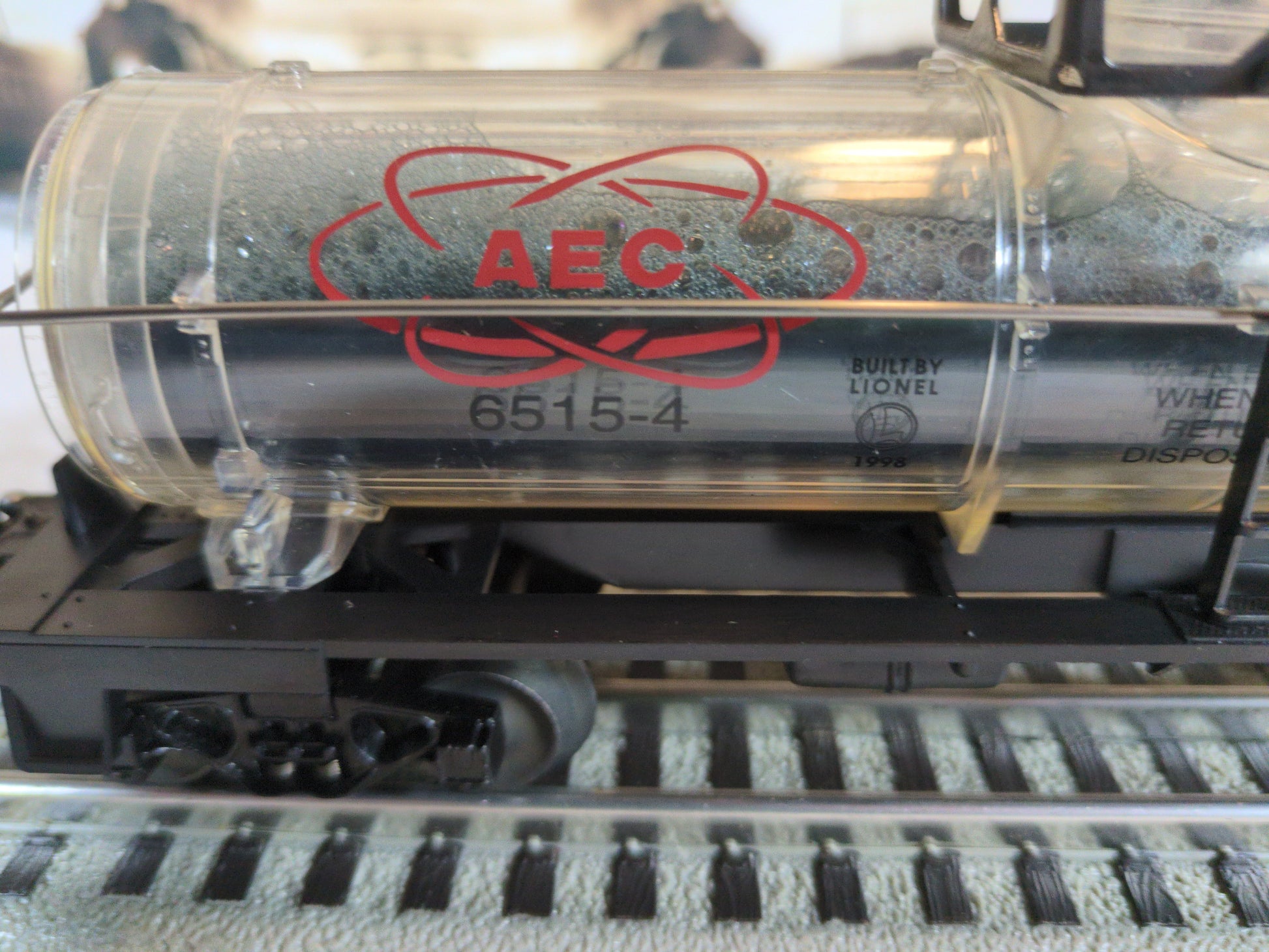 Lionel AEC Reactor Fluid Tank Car #6515-4 6-16160