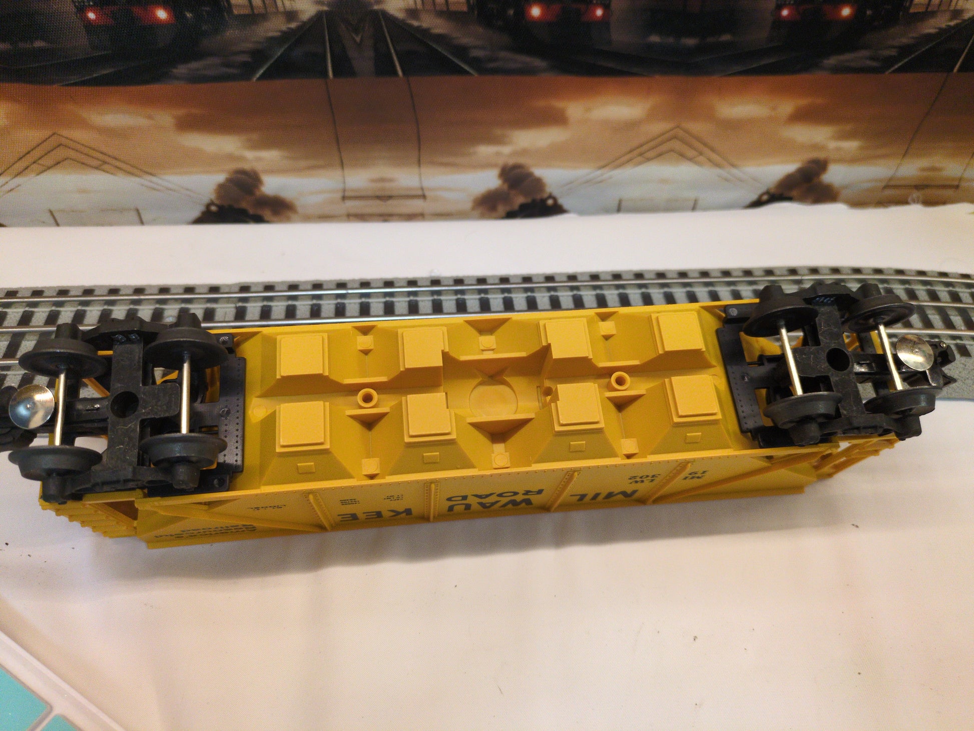 Lionel Milwaukee Road Hopper Car 6-19302
