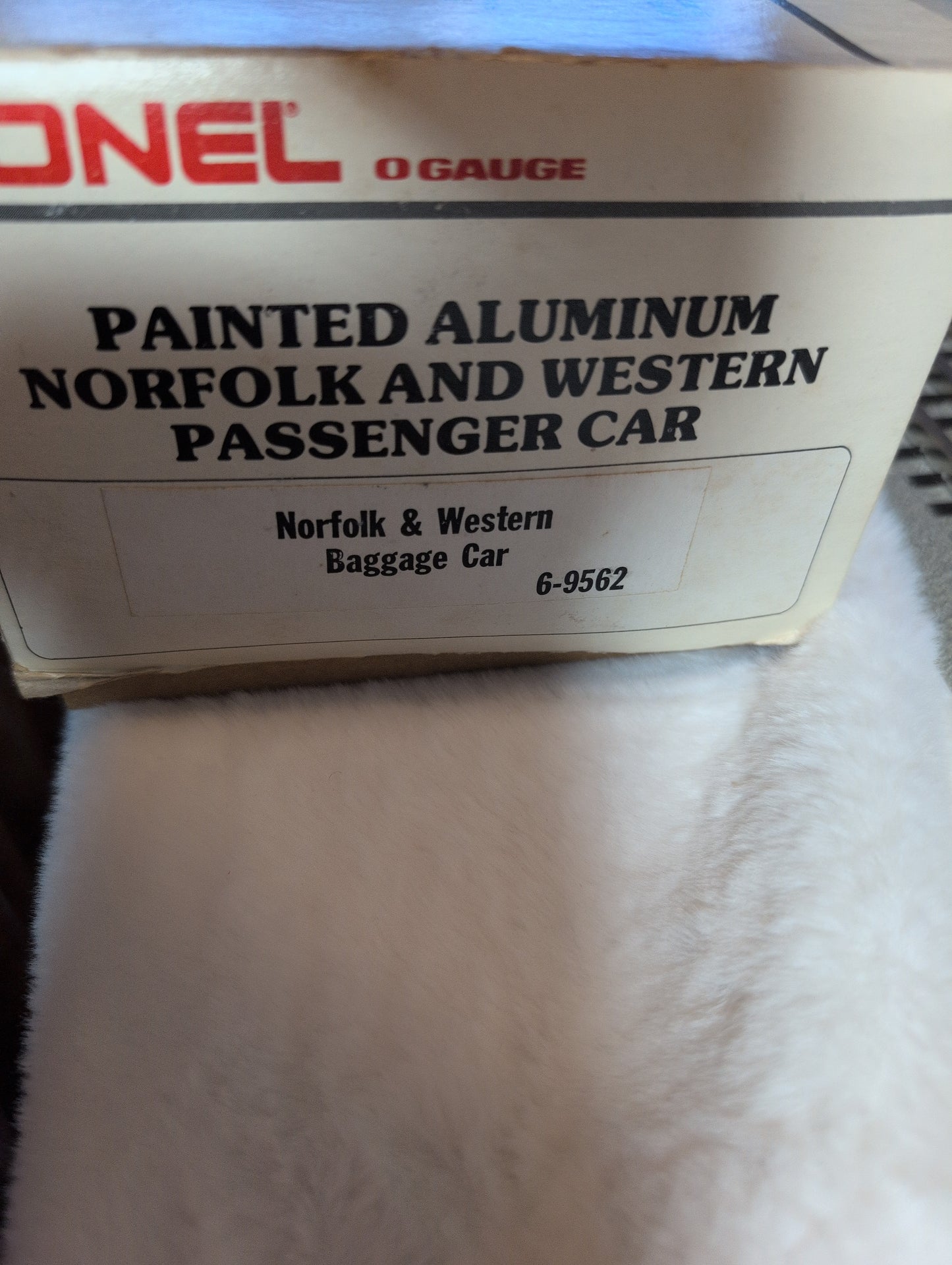 Lionel Norfolk & Western Passenger Car 6-9562