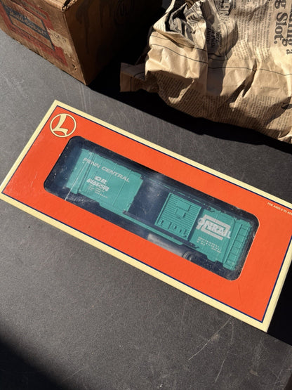 Lionel Conrail Penn Central Overapray Boxcar 6464-598
