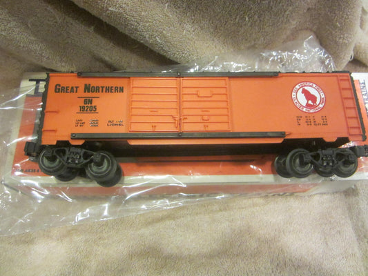 Lionel #19205  Great Northern  GN Double Door Box Car